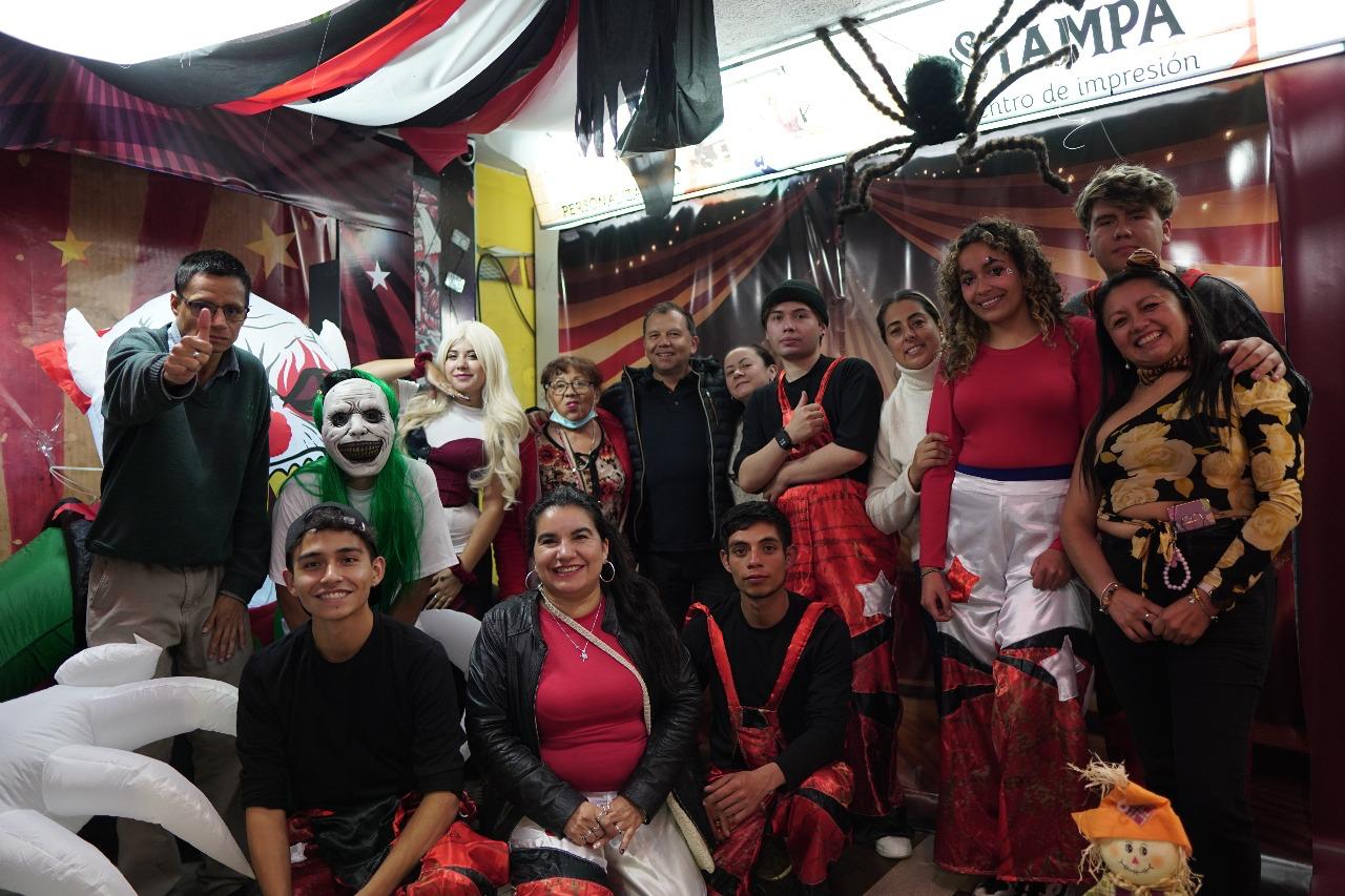 Equipo de POLUX PRODUCCION PUBLICITARIA en una actividad especial de integración.